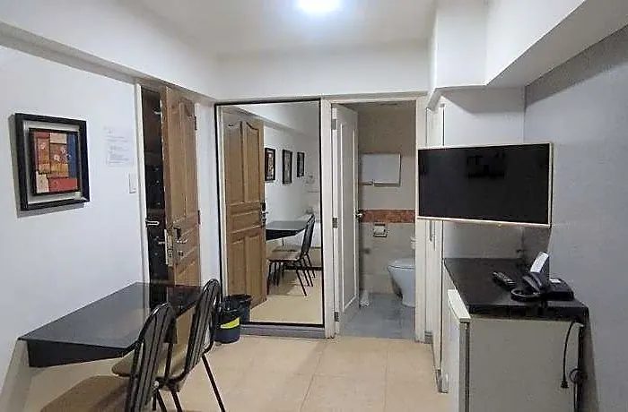 Ralph Anthony Aparthotel Manilla