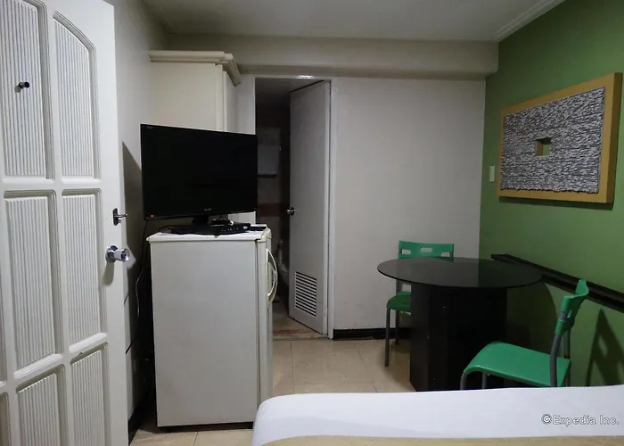 Ralph Anthony Aparthotel Manilla